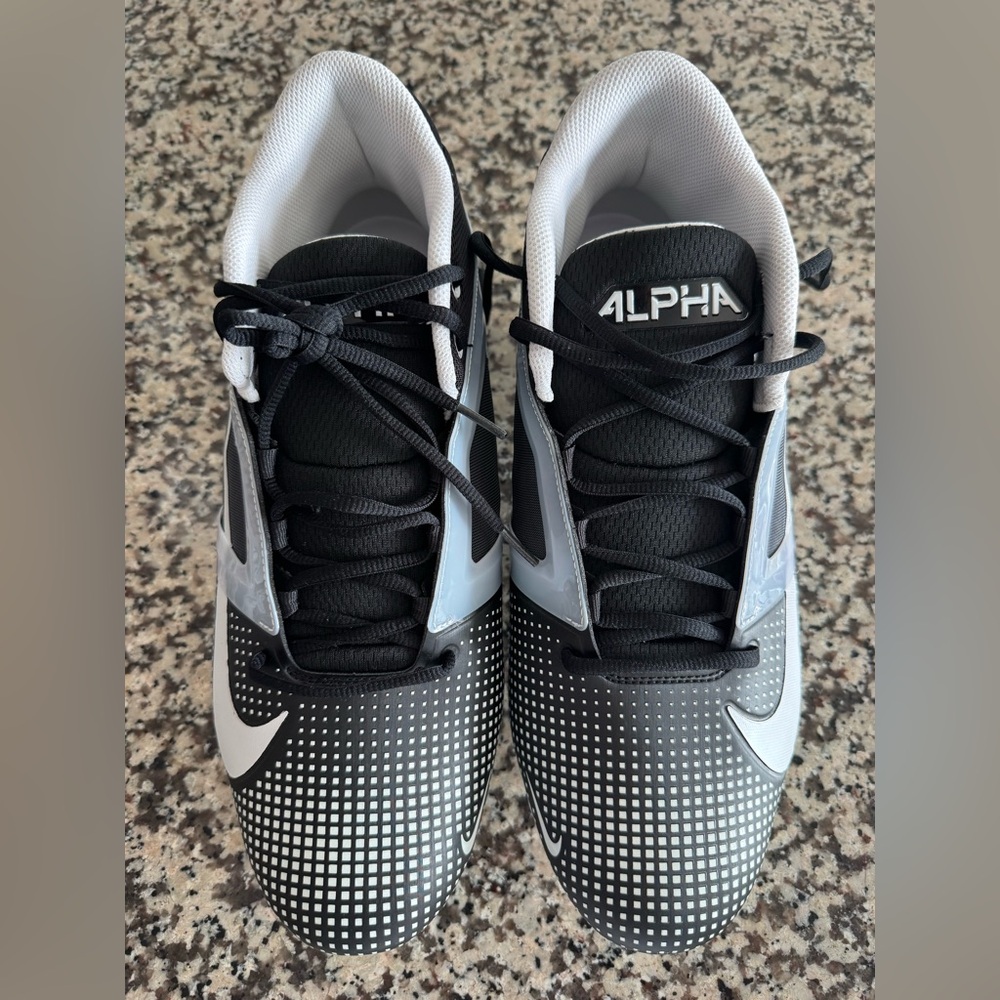 NWOT Nike Menace 4 Pro Agility X Power Black & White Football Cleats size 15wide